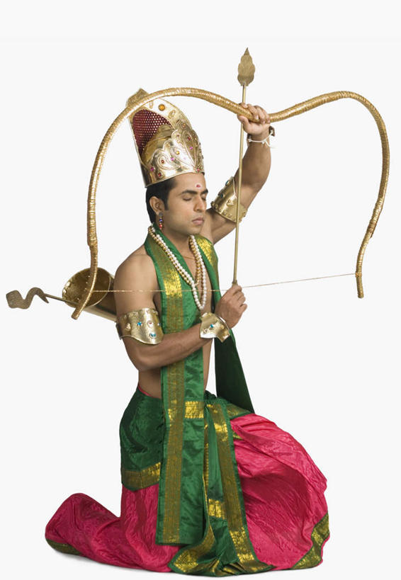 一个人,站,闭眼,竖图,室内,白天,白色背景,侧面,民族服装,竞争,皇冠,亚洲,仅一个男性,仅一个人,戴,对抗,服装,冲突,拿,拿着,破坏,仅一个年轻男性,衣服,站着,武器,战争,摄影,服饰,影棚,损坏,权威,攻击,威胁,衣着,穿着,对立,高贵,矛盾,兵器,防御,表演服,演出服,敌对,挫败,斗争,抗拒,抗衡,杀伤,威慑,权力,统治,衣饰,弓鞬,弓套,道具服,危险,男人,男性,年轻男性,亚洲人,印度人,王冠,闭眼睛,闭着眼,闭着眼睛,站立,彩图,全身,影棚拍摄,传统服装,民俗服,拍摄