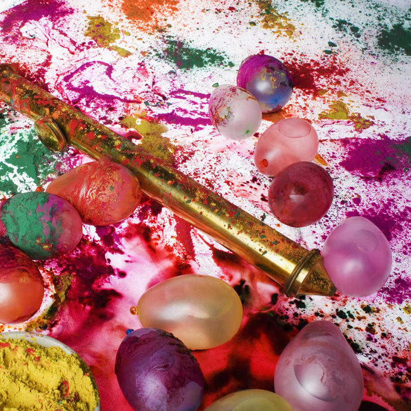 无人,横图,彩色,室内,特写,白天,正面,游戏,水,装修,玩具,金属制品,装饰,金属,材料,液体,塑料,凌乱,玩,娱乐,饮用水,装潢,气球,塑料制品,矿泉水,休闲,充气玩具,橡胶,益智,活动,五颜六色,保护,水枪,涂料,色彩斑斓,混乱,发泄,消遣,智力,五彩缤纷,蒸馏水,橡胶制品,宣泄,五彩斑斓,纷乱,缭乱,庞杂,五光十色,玩具水枪,玩耍,嬉戏,彩图