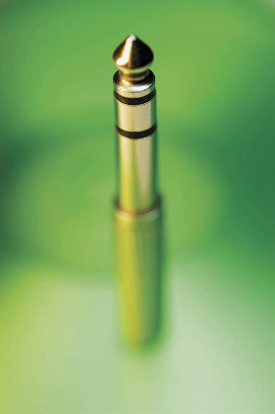 无人,竖图,俯视,室内,特写,白天,通讯,数据,静物,一根,阴影,朦胧,模糊,新鲜,反射,传输,影子,塑料,盒子,绿色,容器,塑料制品,青春,储藏,生命,储存,音频线,和平,安详,CD盒,光盘盒,线缆,冷色,彩图,高角度拍摄,单片光盘盒,透明光盘盒,音频连接线,贮存