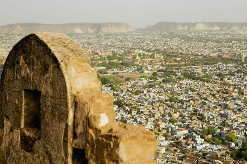 无人,家,横图,俯视,航拍,室外,白天,度假,石头,美景,山,山脉,植物,城市风光,城市,印度,亚洲,石子,房屋,屋顶,屋子,景观,山峰,公寓,山峦,顶棚,娱乐,洋房,楼房,住宅,树,树木,绿色,自然,群山,享受,休闲,景色,放松,生长,成长,鸟瞰,南亚,首府,拉贾斯坦邦,拉贾斯坦,印度共和国,老虎堡,红粉之城,斋普尔,石块,岩石,彩图,高角度拍摄,房子,胜利之城