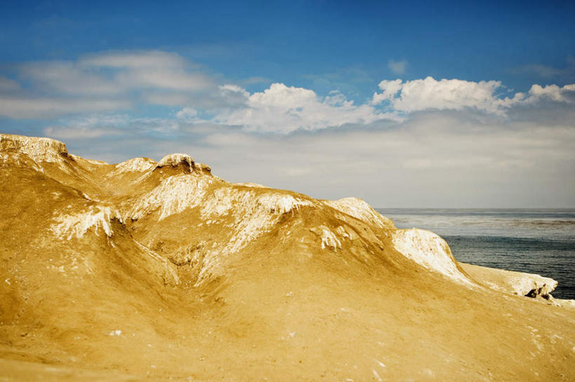 无人,横图,室外,白天,正面,旅游,度假,海浪,海洋,美景,山,山脉,美国,阴影,光线,影子,景观,浪花,山峰,云,云朵,山峦,云彩,娱乐,蓝色,白云,蓝天,天空,阳光,自然,海水,群山,天,享受,休闲,景色,放松,晴朗,北美,北美洲,加利福尼亚,自然风光,美洲,海景,加州,圣地亚哥,加利福尼亚州,金州,黄金州,圣地牙哥,圣迭戈,北亚美利加洲,亚美利加洲,大海,风浪,海,海水的波动,近岸浪,涌浪,晴空,彩图