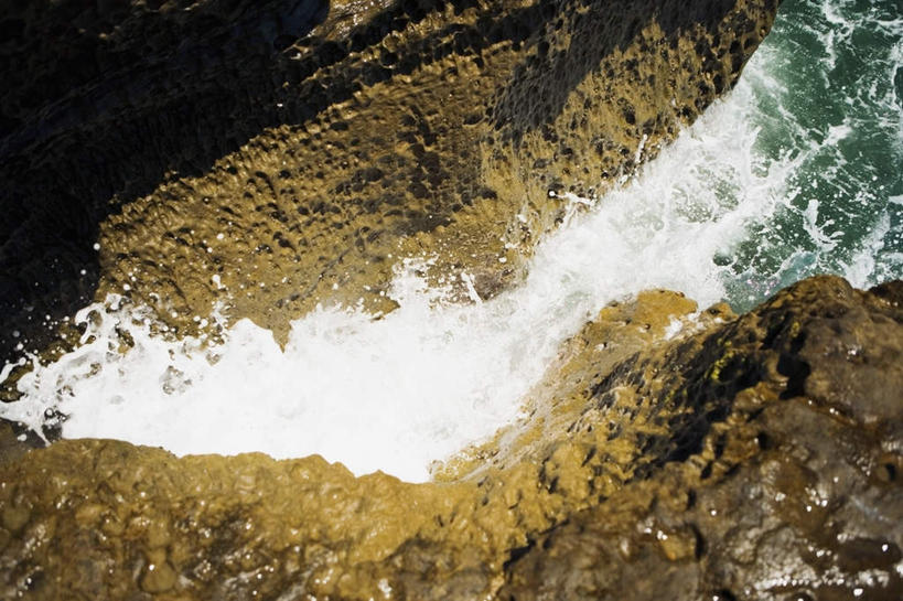 无人,横图,俯视,室外,白天,旅游,度假,海浪,海洋,礁石,石头,美景,山,山脉,美国,阴影,光线,石子,影子,景观,浪花,山峰,山峦,娱乐,阳光,自然,海水,群山,享受,休闲,景色,放松,北美,北美洲,加利福尼亚,自然风光,美洲,海景,加州,圣地亚哥,加利福尼亚州,金州,黄金州,圣地牙哥,圣迭戈,北亚美利加洲,亚美利加洲,大海,风浪,海,海水的波动,礁,近岸浪,石块,岩石,涌浪,彩图,高角度拍摄
