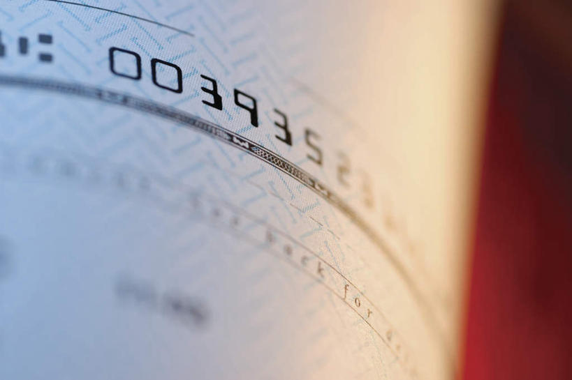 无人,横图,俯视,室内,特写,白天,静物,一张,阴影,朦胧,模糊,反射,英文,标志,数字,文字,影子,字符,字母,标识,金融,摄影,阿拉伯数字,影棚,经济,英文字母,支票,单据,票据,单子,流通,贸易,彩图,高角度拍摄,影棚拍摄,拍摄