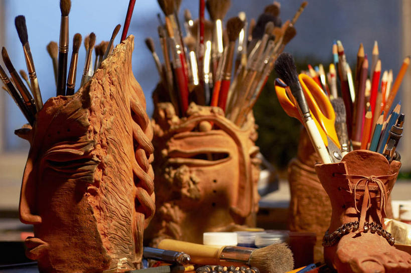 无人,横图,室内,特写,白天,正面,静物,笔筒,许多,阴影,反射,笔,影子,陶瓷,办公用品,陶瓷制品,很多,文具,画笔,容器,学习用品,器皿,摄影,影棚,储藏,文具用品,储存,插笔器具,文房用具,彩图,影棚拍摄,拍摄,贮存