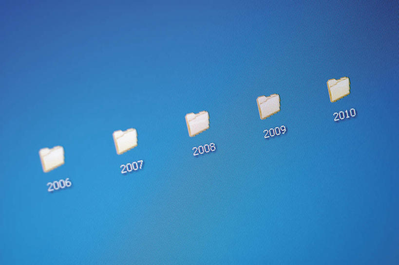 无人,横图,室内,特写,白天,正面,电脑,显示器,鼠标,键盘,静物,五个,一排,许多,整齐,网络,标志,屏幕,数字,文字,字符,文件夹,输入设备,通讯设备,标识,显示屏,排列,蓝色,台式电脑,阿拉伯数字,一台,队列,通信设备,输出设备,彩图