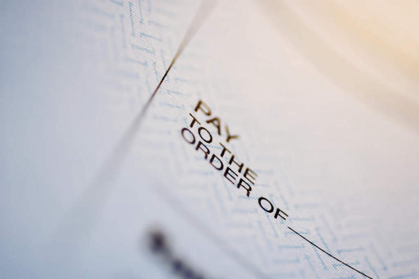 无人,横图,俯视,室内,特写,白天,静物,阴影,朦胧,模糊,反射,英文,标志,文字,影子,字符,字母,标识,排列,金融,经济,英文字母,支票,单据,票据,单子,流通,贸易,摆列,彩图,高角度拍摄,布列,分列