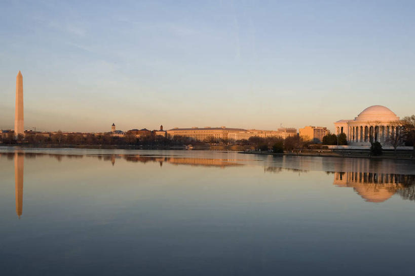 无人,家,横图,室外,白天,正面,旅游,度假,河流,名胜古迹,日落,水,标志建筑,地标,建筑,美国,遗迹,房屋,屋子,河水,水流,晚霞,霞光,落日,公寓,纪念碑,纪念馆,首都,古迹,文物,娱乐,建设,古建筑,洋房,楼房,住宅,黄昏,享受,休闲,旅游胜地,彩霞,放松,北美,北美洲,美洲,古文明,华盛顿特区,华盛顿纪念碑,华盛顿哥伦比亚特区,华府,华盛顿纪念塔,北亚美利加洲,亚美利加洲,夕照,夕阳,彩图,房子,斜阳