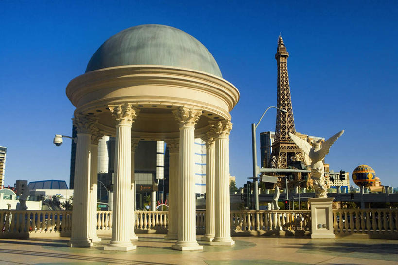 无人,横图,彩色,室外,白天,正面,旅游,度假,标志建筑,城市,地标,建筑,酒店,路灯,霓虹灯,雕塑,美国,阴影,艺术,装饰,光线,雕刻,雕像,影子,灯光,七彩,娱乐,光源,建设,霓虹,灯,蓝色,蓝天,天空,阳光,工艺品,天,享受,休闲,旅游胜地,放松,晴朗,纪念,美术,北美,北美洲,照明设备,主题,美洲,陈列,内华达州,拉斯维加斯,万里无云,功能,美学,氖灯,北亚美利加洲,亚美利加洲,内华达,北美艾灌木丛州,产银之州,银山州,银之州,赌城,拉斯韦加斯,巴黎大酒店,晴空,晴空万里,彩图,旅店