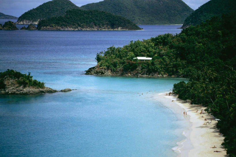 无人,横图,室外,白天,正面,旅游,度假,海浪,海洋,礁石,石头,美景,森林,沙滩,山,山脉,树林,植物,加勒比海,阴影,光线,沙子,石子,影子,海岸,景观,浪花,山峰,云,云朵,沙地,山峦,云彩,娱乐,树,树木,蓝色,绿色,白云,蓝天,天空,阳光,自然,海水,群山,天,享受,休闲,景色,南美,放松,生长,晴朗,成长,南美洲,拉丁美洲,自然风光,美洲,海景,维京群岛,亚美利加洲,南亚美利加洲,处女群岛,美属处女群岛,美属维尔京群岛,维尔京群岛,美属维京群岛,圣克罗伊岛,大海,风浪,海,海水的波动,海滩,礁,近岸浪,石块,岩石,涌浪,晴空,彩图