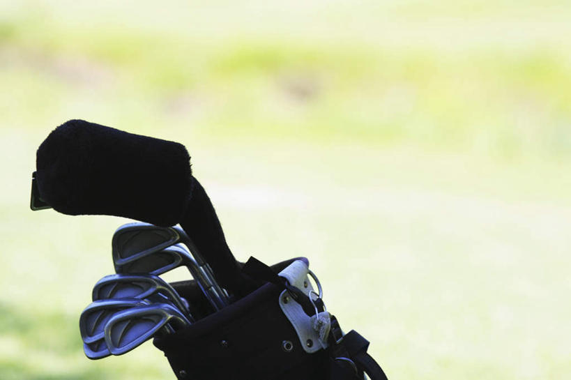 无人,横图,室外,特写,白天,正面,草地,草坪,美景,植物,许多,阴影,朦胧,模糊,光线,高尔夫,高尔夫球,影子,景观,草,绿色,阳光,自然,景色,高尔夫球杆,自然风光,高尔夫运动,高尔夫球具,高尔夫球杆包,高尔夫拉杆箱,高尔夫拉杆包,彩图