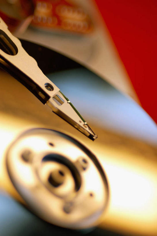 无人,竖图,室内,特写,白天,正面,数据,静物,阴影,红色背景,朦胧,模糊,反射,信息,影子,存储介质,一个,摄影,影棚,单个,硬盘,存储,硬盘驱动器,彩图,影棚拍摄,拍摄