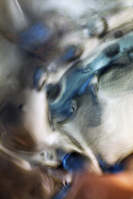 无人,竖图,俯视,室内,特写,白天,阴影,朦胧,模糊,反射,影子,冰,冰块,冷冻,寒冷,冷藏,冰冷,保鲜,彩图,高角度拍摄