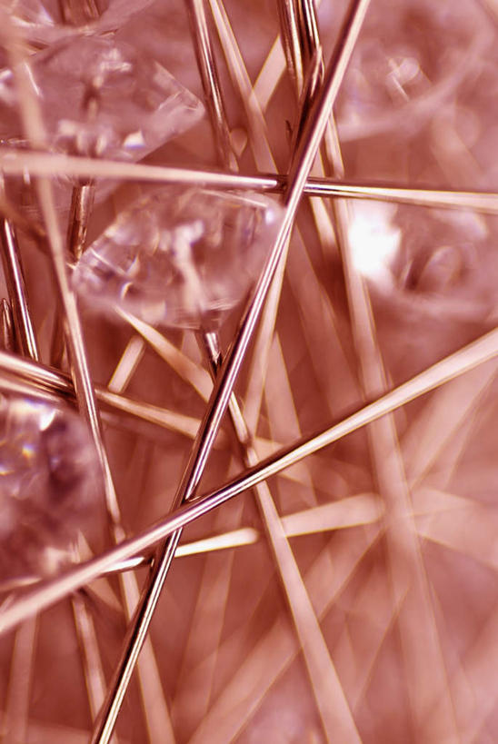 无人,竖图,俯视,室内,特写,白天,静物,一堆,许多,堆叠,堆积,朦胧,模糊,很多,针,红色,摄影,影棚,缝纫,堆,缝衣针,针线,彩图,高角度拍摄,影棚拍摄,拍摄