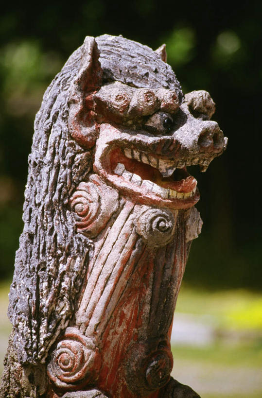 无人,竖图,室外,特写,白天,正面,旅游,度假,成功,标志建筑,地标,建筑,雕塑,日本,亚洲,阴影,朦胧,模糊,艺术,装饰,光线,龙,雕刻,雕像,影子,娱乐,建设,冲绳,石雕,阳光,工艺品,享受,休闲,旅游胜地,放松,纪念,美术,冲绳县,高贵,主题,图腾,传说,陈列,东亚,琉球群岛,日本国,九州地方,功能,美学,祥瑞,灵兽,权势,尊荣,石垣市,幸运,彩图