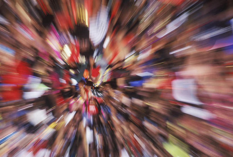 西方人,站,横图,俯视,室外,白天,欧洲,欧洲人,阴影,服装,朦胧,模糊,反射,影子,许多人,拥堵,拥挤,休闲装,衣服,站着,一群人,休闲,休闲服,服饰,男人,男性,年轻男性,年轻女性,女人,女性,白种人,站立,半身,彩图,高角度拍摄