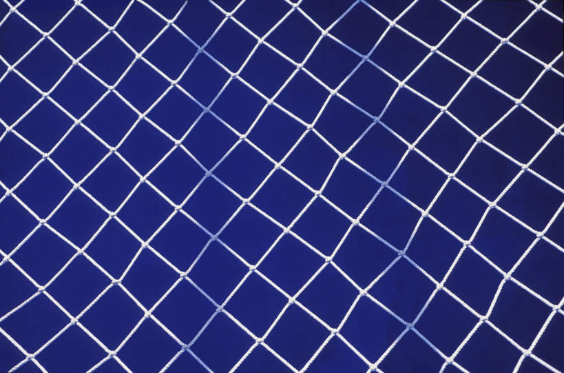 无人,栏杆,横图,室外,特写,白天,正面,金属制品,一排,许多,阴影,整齐,反射,纹路,金属,纹理,影子,围栏,铁丝网,护栏,排列,队列,肌理,铁蒺藜,彩图