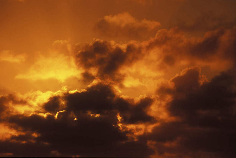 无人,横图,室外,特写,白天,仰视,美景,太阳,阴影,光线,影子,景观,乌云,云,阴天,云朵,云彩,天空,阳光,自然,天,景色,昏暗,阴沉,自然风光,彩图,低角度拍摄