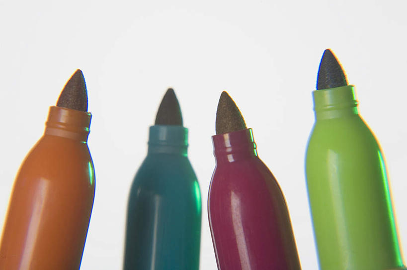 无人,横图,俯视,室内,特写,白天,白色背景,绘画,静物,四只,笔,办公用品,文具,粉色,蓝色,绿色,学习用品,橙色,摄影,影棚,文具用品,水彩笔,画画,彩图,高角度拍摄,影棚拍摄,拍摄