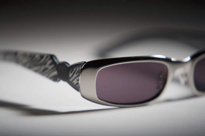 无人,横图,俯视,室内,特写,白天,静物,一副,阴影,灰色背景,反射,墨镜,眼镜,影子,太阳镜,太阳眼镜,遮阳镜,摄影,影棚,彩图,高角度拍摄,影棚拍摄,拍摄