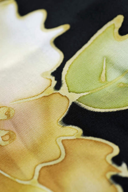 无人,竖图,室内,特写,白天,正面,静物,阴影,花纹,装饰,反射,布,图案,影子,褐色,布纹,华丽,修饰,布匹,点缀,衬托,美观,雅致,雅观,彩图