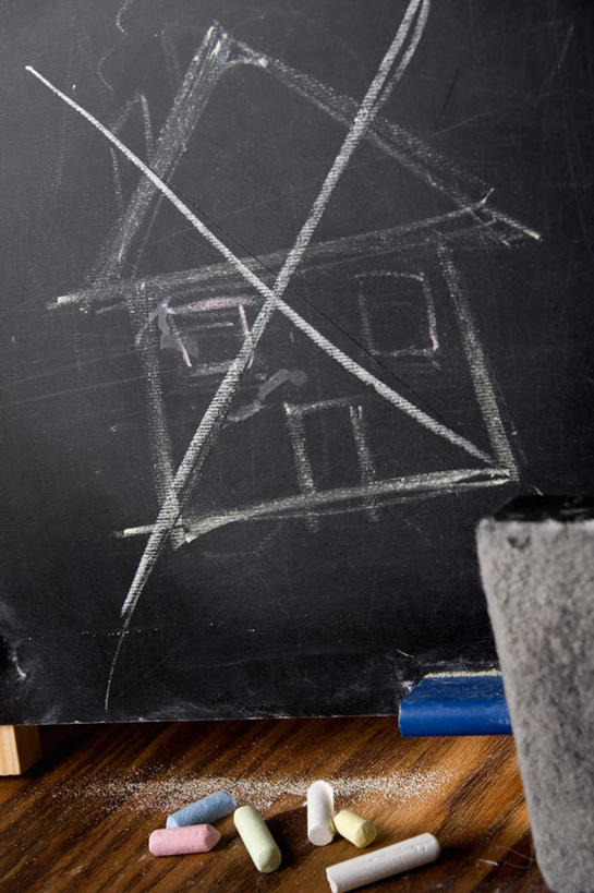 无人,家,竖图,室内,特写,白天,正面,静物,许多,阴影,反射,笔,工具,影子,房屋,屋子,楼房,住宅,粉笔,学习用品,黑板,清洁,教学,文具用品,鸡毛掸子,卫生,除尘,保洁,鸡毛掸,耐磨,白垩,教学黑板,彩图,房子