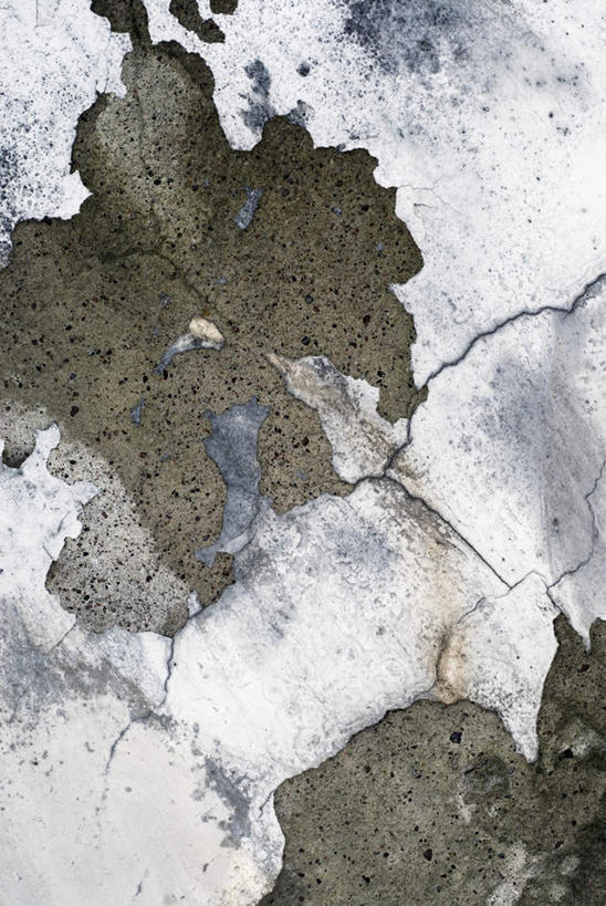 无人,竖图,室外,特写,白天,正面,静物,阴影,破旧,陈旧,反射,纹路,纹理,影子,墙,破坏,破损,墙壁,墙面,损坏,肌理,陈腐,彩图