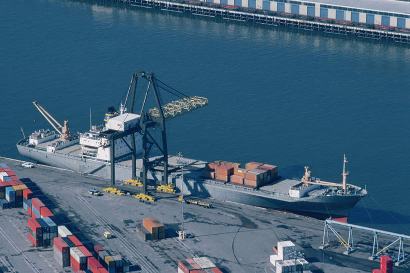 无人,码头,横图,俯视,室外,白天,度假,技术,河流,美景,水,城市风光,城市,港口,建筑,船,美国,波纹,河水,景观,水流,集装箱,涟漪,娱乐,设备,货柜,施工,倒影,水纹,箱子,交通工具,波浪,享受,休闲,机械,起重机,景色,放松,运输,工程,倒映,北美,北美洲,加利福尼亚,载具,美洲,货船,物流,加州,加利福尼亚州,金州,黄金州,圣佩德罗,水晕,北亚美利加洲,亚美利加洲,反照,彩图,高角度拍摄,摆渡口,埠头,渡口,渡头,港湾,海港,货运码头,口岸,商港,商船