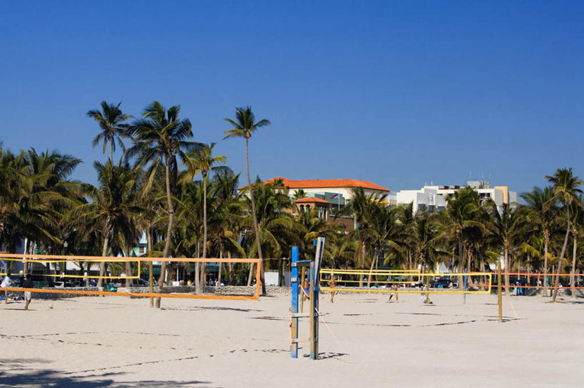 无人,家,横图,室外,白天,正面,度假,美景,沙滩,植物,城市风光,城市,棕榈树,叶子,美国,阴影,光线,沙子,影子,房屋,屋子,海岸,景观,云,云朵,公寓,球网,绿叶,沙地,云彩,娱乐,洋房,楼房,住宅,树,树木,蓝色,绿色,白云,蓝天,天空,阳光,自然,天,享受,休闲,嫩叶,景色,放松,生长,晴朗,成长,北美,北美洲,美洲,棕榈叶,佛罗里达,佛罗里达州,迈阿密,佛州,阳光州,北亚美利加洲,亚美利加洲,排球球网,叶,叶片,海滩,晴空,彩图,房子