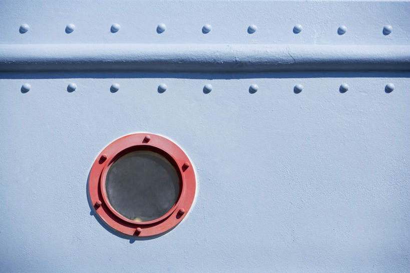 无人,横图,室外,特写,白天,正面,窗户,一排,阴影,整齐,并列,并排,光线,钉子,影子,玻璃窗,排列,阳光,五金,紧固,队列,平行,牢固,彩图,稳固