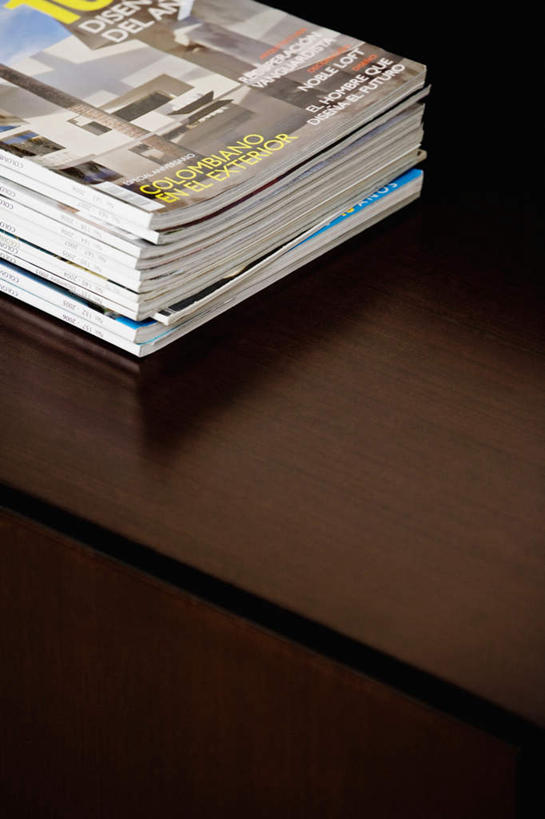 无人,竖图,俯视,室内,特写,白天,阅读,桌面,桌子,静物,杂志,一堆,许多,学习,堆叠,堆积,木制,很多,木制品,看,读书,浏览,堆,彩图,高角度拍摄