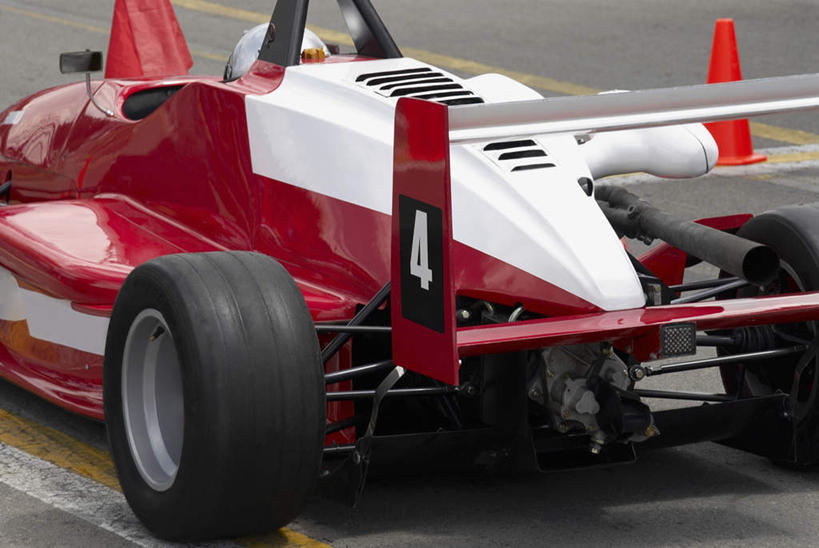 无人,横图,室外,特写,白天,正面,道路,路,公路,汽车,赛车,静物,标志,数字,文字,字符,分界线,停车线,交通,标识,车,黑色,轮胎,交通工具,橡胶,阿拉伯数字,车行道,车行道分界线,载具,标线,橡胶制品,卡丁车,车胎,车行线,微型汽车,微型赛车,马路,彩图,外胎