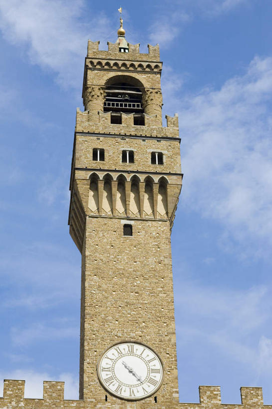 无人,竖图,室外,白天,仰视,旅游,度假,名胜古迹,标志建筑,地标,建筑,意大利,佛罗伦萨,欧洲,阴影,遗迹,时间,光线,时钟,影子,云,云朵,钟楼,计时,云彩,古迹,文物,娱乐,建设,古建筑,蓝色,白云,蓝天,天空,阳光,钟表,天,享受,休闲,表,旅游胜地,放松,晴朗,托斯卡纳,南欧,古文明,意大利共和国,首府,维琪奥王宫,塔钟,百花之城,翡冷翠,托斯卡纳大区,韦奇奥宫,钟,晴空,彩图,低角度拍摄