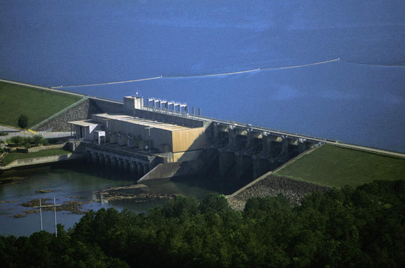 无人,横图,俯视,航拍,室外,白天,旅游,度假,灌溉,草地,草坪,河流,美景,水,植物,建筑,格鲁吉亚,亚洲,蓄水,河水,景观,水流,娱乐,建设,水坝,水库,草,树,树木,绿色,自然,享受,休闲,发电,景色,放松,生长,成长,鸟瞰,自然风光,西亚,坝,航运,防洪,供水,水力发电,彩图,高角度拍摄