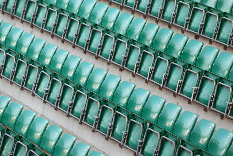 无人,体育馆,运动场,横图,俯视,室外,白天,椅子,一排,许多,阴影,整齐,并列,并排,光线,影子,塑料,看台,体育场,座位,排列,绿色,阳光,塑料制品,队列,平行,运动馆,坐位,彩图,高角度拍摄
