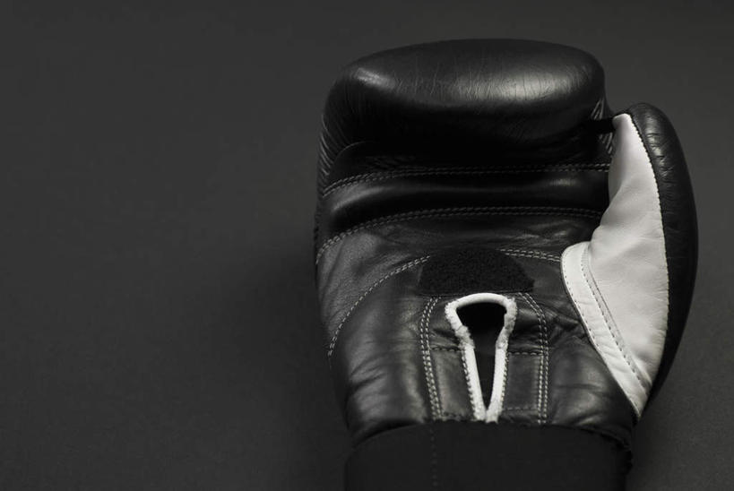 无人,横图,俯视,室内,特写,白天,安全,静物,阴影,灰色背景,反射,影子,防护,拳击手套,运动器械,一个,黑色,手套,健身器械,摄影,影棚,单个,保护,保险,健身器材,保全,周全,安稳,安定,防护手套,平安,彩图,高角度拍摄,影棚拍摄,拍摄,运动器材