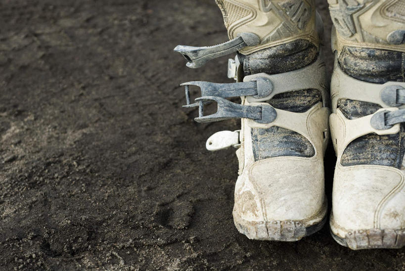 无人,横图,俯视,室外,特写,白天,运动鞋,美景,沙滩,鞋子,一双,阴影,光线,沙子,影子,海岸,景观,沙地,阳光,自然,景色,休闲鞋,自然风光,海滩,彩图,高角度拍摄