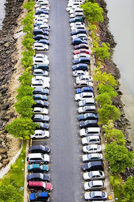 无人,停车场,竖图,俯视,室外,白天,度假,美景,植物,城市风光,城市,道路,路,公路,汽车,巴拿马,一排,许多,整齐,并列,并排,景观,交通,很多,娱乐,车,树,树木,排列,绿色,自然,交通工具,轿车,享受,休闲,景色,放松,生长,成长,中美洲,队列,载具,美洲,平行,亚美利加洲,巴拿马共和国,马路,彩图,高角度拍摄,泊车场