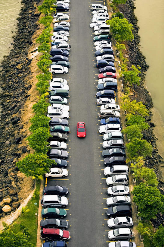 无人,停车场,竖图,俯视,航拍,室外,白天,度假,美景,植物,城市风光,城市,汽车,巴拿马,一排,许多,整齐,并列,并排,景观,很多,娱乐,车,树,树木,排列,绿色,自然,交通工具,轿车,享受,休闲,景色,放松,生长,成长,中美洲,鸟瞰,队列,载具,美洲,平行,亚美利加洲,巴拿马共和国,彩图,高角度拍摄,泊车场