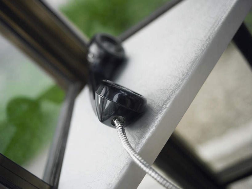 无人,打电话,横图,俯视,室内,特写,白天,植物,窗户,桌面,桌子,电话,巴拿马,朦胧,模糊,木制,首都,通讯设备,玻璃窗,树,树木,绿色,自然,话筒,木制品,电话线,生长,成长,固定电话,中美洲,美洲,亚美利加洲,巴拿马城,巴拿马共和国,交流,电话机,沟通,通话,彩图,高角度拍摄