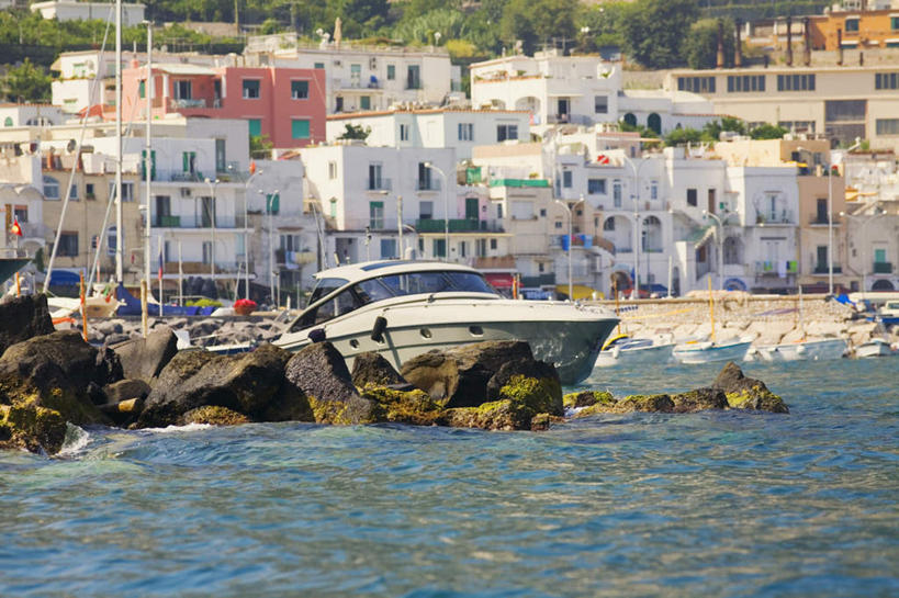 无人,家,横图,室外,白天,正面,度假,海浪,海洋,美景,树林,植物,城市风光,城市,船,意大利,欧洲,一艘,房屋,屋子,景观,浪花,公寓,游艇,娱乐,洋房,楼房,住宅,树,树木,绿色,自然,海水,交通工具,享受,休闲,景色,放松,生长,成长,南欧,载具,海景,卡普里,意大利共和国,卡普里岛,坎帕尼亚,坎帕尼亚大区,卡碧岛,卡布里岛,女妖岛,大海,风浪,海,海水的波动,近岸浪,涌浪,彩图,房子