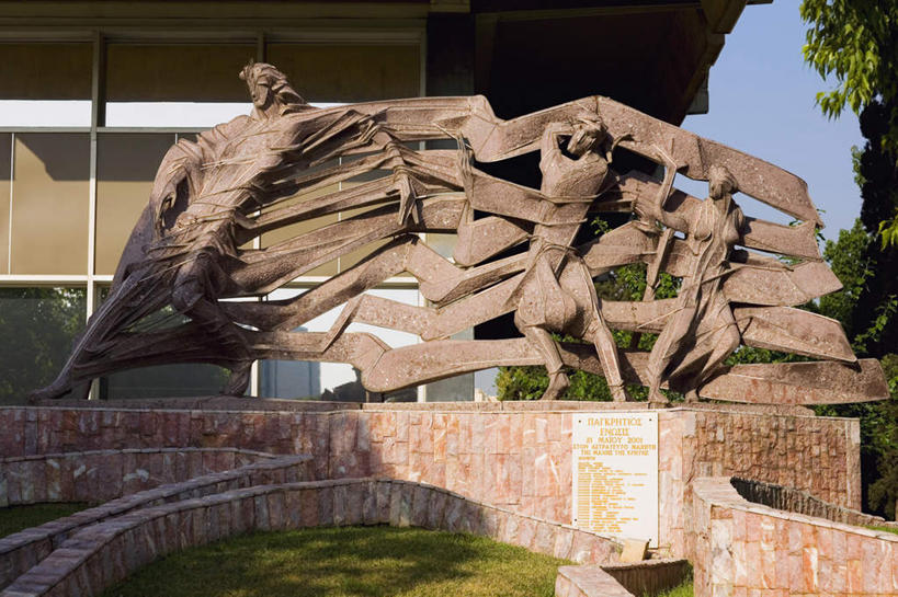 无人,家,横图,室外,白天,正面,度假,美景,植物,城市风光,城市,雕塑,希腊,欧洲,阴影,艺术,装饰,光线,雕刻,雕像,影子,房屋,屋子,景观,公寓,首都,娱乐,洋房,楼房,住宅,树,树木,蓝色,绿色,蓝天,天空,阳光,自然,工艺品,天,享受,休闲,景色,放松,生长,晴朗,成长,纪念,美术,主题,陈列,雅典,希腊共和国,万里无云,功能,美学,阿提卡,阿提卡大区,晴空,晴空万里,彩图,房子