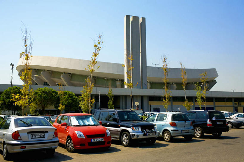 无人,体育馆,运动场,横图,室外,白天,仰视,度假,美景,植物,城市风光,城市,汽车,希腊,欧洲,一排,许多,阴影,整齐,光线,影子,景观,首都,娱乐,体育场,车,树,树木,排列,蓝色,绿色,蓝天,天空,阳光,自然,交通工具,轿车,天,享受,休闲,景色,放松,生长,晴朗,成长,队列,载具,雅典,希腊共和国,万里无云,运动馆,阿提卡,阿提卡大区,晴空,晴空万里,彩图,低角度拍摄