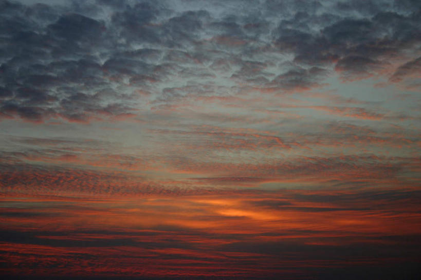 无人,横图,室外,特写,白天,仰视,美景,日落,柬埔寨,亚洲,阴影,光线,影子,景观,晚霞,霞光,云,云朵,落日,火烧云,云彩,红色,阳光,自然,黄昏,景色,彩霞,东南亚,火红,自然风光,高棉,柬埔寨王国,赤色,吉蔑,夕照,夕阳,彩图,低角度拍摄,低云,斜阳