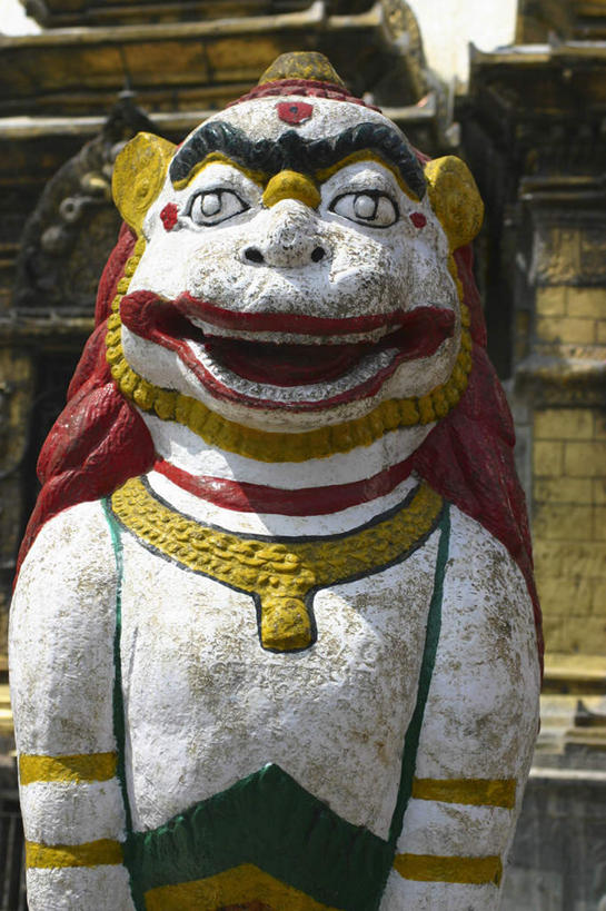 无人,寺庙,笑,微笑,露齿笑,竖图,室外,白天,正面,旅游,度假,名胜古迹,标志建筑,地标,建筑,哺乳动物,野生动物,狮子,雕塑,尼泊尔,亚洲,阴影,节日,辟邪,遗迹,艺术,装饰,光线,雕刻,雕像,影子,首都,燃烧,古迹,文化,文物,娱乐,建设,古建筑,石雕,阳光,动物,香火,工艺品,庙宇,石狮,祈祷,享受,休闲,健康,旅游胜地,放松,许愿,宗教,信仰,纪念,祈求,美术,主题,南亚,凶猛,陈列,古文明,加德满都,尼泊尔王国,加都,斯瓦扬布寺,功能,美学,驱邪,祛邪,避邪,守护神,斯瓦扬布山,德满都,斯瓦扬布佛院,斯瓦扬布纳特寺,四眼天神庙,残暴,平安,凶残,半身,彩图,庙,寺