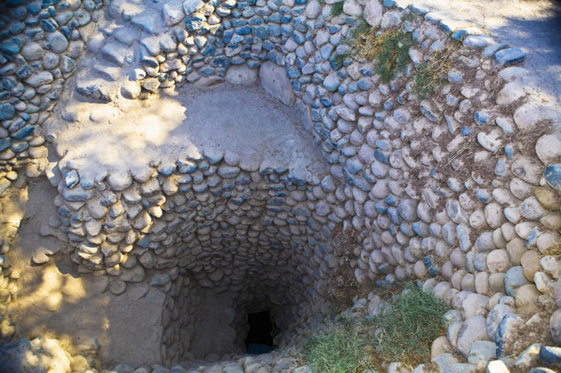 无人,横图,俯视,室外,特写,白天,旅游,度假,草地,草坪,石头,名胜古迹,植物,标志建筑,地标,建筑,秘鲁,一排,许多,阴影,朦胧,模糊,遗迹,整齐,光线,石子,影子,墙,古迹,文物,娱乐,建设,古建筑,废墟,墙壁,墙面,草,排列,绿色,阳光,享受,休闲,旅游胜地,南美,放松,南美洲,拉丁美洲,队列,美洲,古文明,秘鲁共和国,伊卡,纳斯卡,亚美利加洲,南亚美利加洲,玉米之仓,伊卡省,石块,岩石,彩图,高角度拍摄