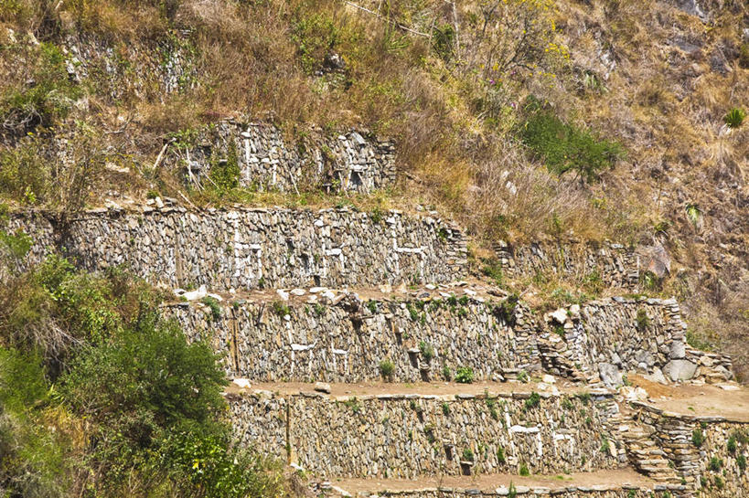 无人,横图,室外,白天,正面,旅游,度假,草地,草坪,石头,名胜古迹,山,山脉,植物,楼梯,标志建筑,地标,建筑,秘鲁,一排,遗迹,整齐,石子,阶梯,山峰,山峦,古迹,文物,娱乐,建设,古建筑,台阶,草,排列,绿色,群山,享受,休闲,旅游胜地,南美,放松,南美洲,拉丁美洲,队列,美洲,古文明,秘鲁共和国,马丘比丘,亚美利加洲,南亚美利加洲,玉米之仓,马丘比丘遗址,失落之城,印加帝国,石块,岩石,彩图