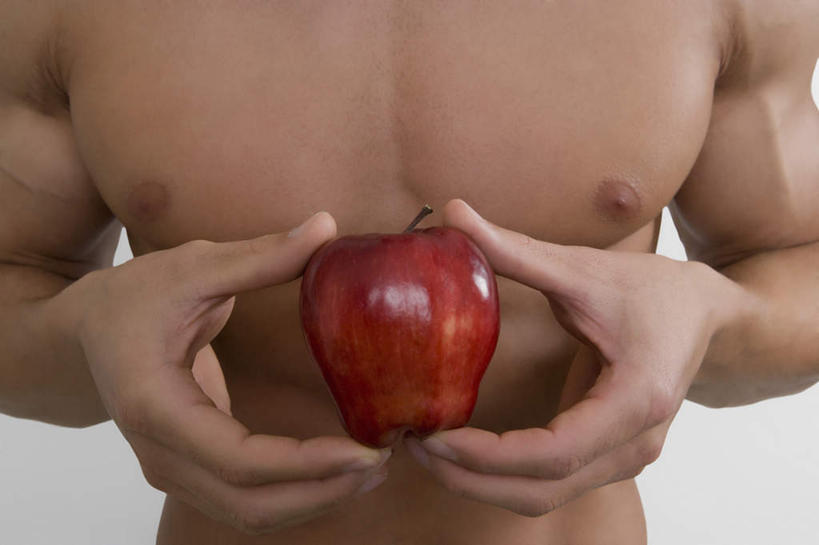 西方人,手,胸,肌肉,健壮,一个人,站,横图,室内,特写,正面,苹果,水果,欧洲,欧洲人,双手,仅一个男性,仅一个人,握,阴影,灰色背景,新鲜,反射,影子,生食,食品,果实,拿,拿着,裸露,蛇果,食物,仅一个年轻男性,一个,红色,天,站着,健康,手部,活力,力量,握着,摄影,有机食品,绿色食品,影棚,单个,青春,强壮,裸,红元帅,男人,男性,年轻男性,白种人,胸部,站立,半身,彩图,影棚拍摄,拍摄