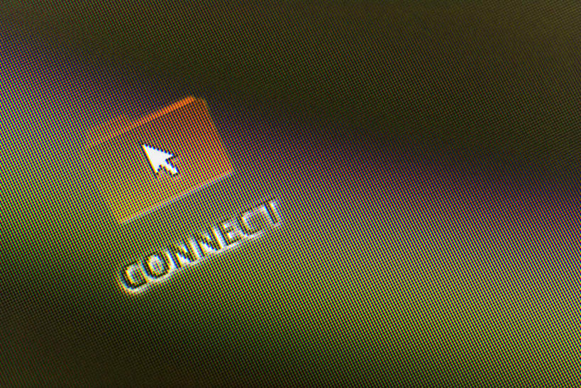 无人,横图,俯视,室内,特写,白天,显示器,静物,一排,阴影,朦胧,模糊,整齐,反射,英文,标志,屏幕,文字,影子,字符,字母,文件夹,方向,标识,显示屏,箭头,排列,英文字母,指向,队列,光标,游标,输出设备,簇,彩图,高角度拍摄