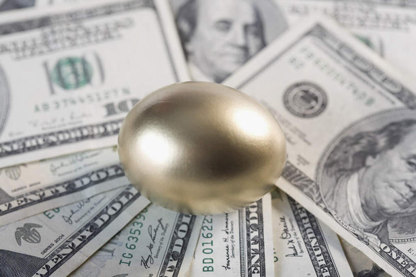 西方人,一个人,无人,科学家,横图,俯视,室内,特写,白天,钱,美元,静物,金属制品,欧洲,欧洲人,仅一个男性,仅一个人,仅一个中年男性,阴影,朦胧,模糊,反射,金属,钱币,影子,美金,注视,观察,看,钞票,金融,纸币,经济,观看,察看,科研人员,关注,美圆,金蛋,研究者,流通,纸钞,贸易,富兰克林,本杰明.富兰克林,科学研究者,哲学家,政治家,发明家,外交家,货币,现金,男人,男性,中年男性,白种人,科学工作者,彩图,高角度拍摄