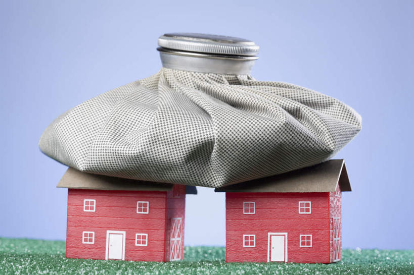 无人,家,横图,室内,特写,白天,正面,草地,草坪,植物,静物,阴影,蓝色背景,立体,反射,空间,影子,房屋,屋子,公寓,冷冻,洋房,楼房,住宅,草,两个,绿色,模型,规划,摄影,影棚,卫生,冰袋,介质,方便,直观,建筑模型,建筑设计,新颖,设计,彩图,影棚拍摄,拍摄,房子